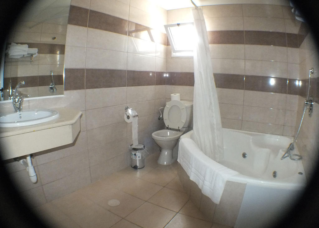 Sea Hotel And Restaurant Nahariya Phòng bức ảnh